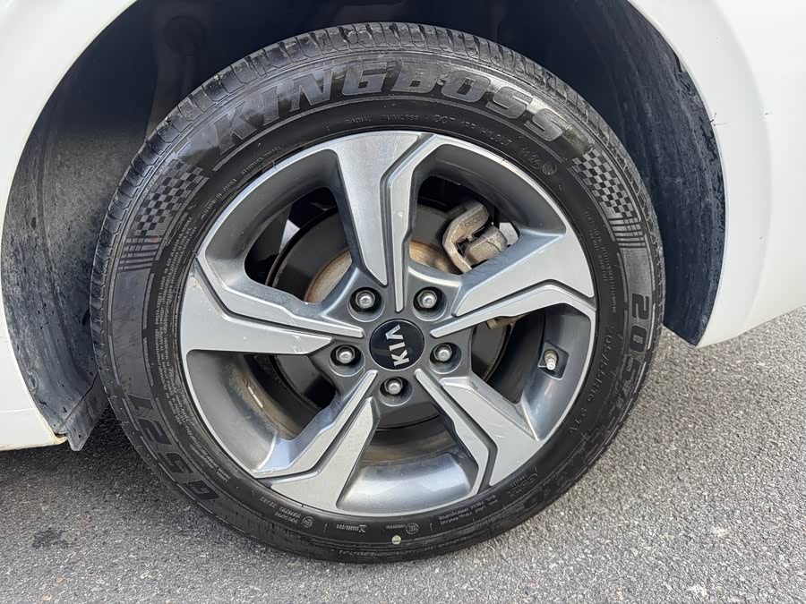 Kia K3 2019 car image #14