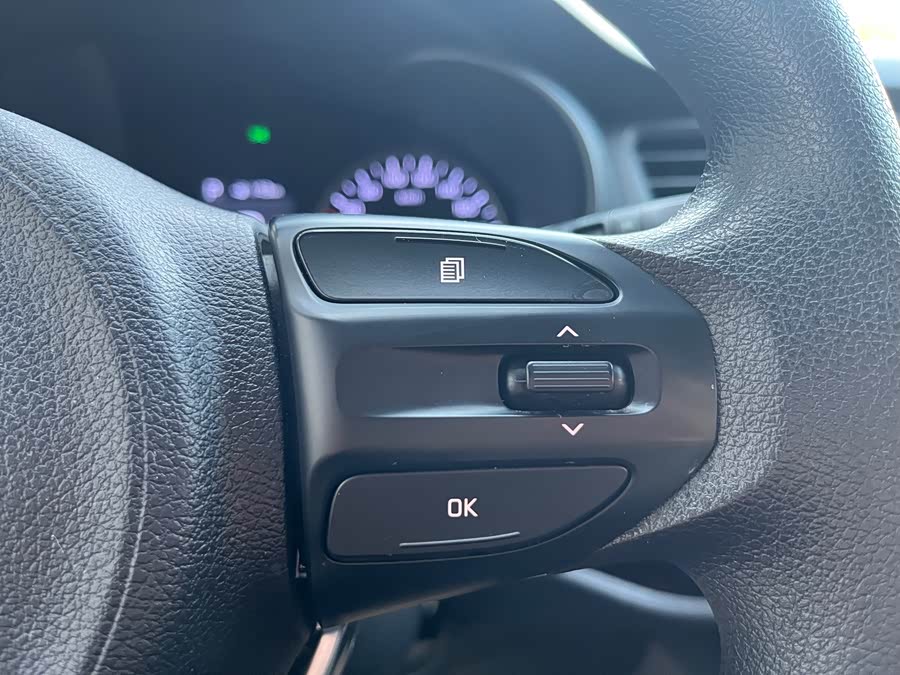 Kia Rio Cross 2017 car image #14