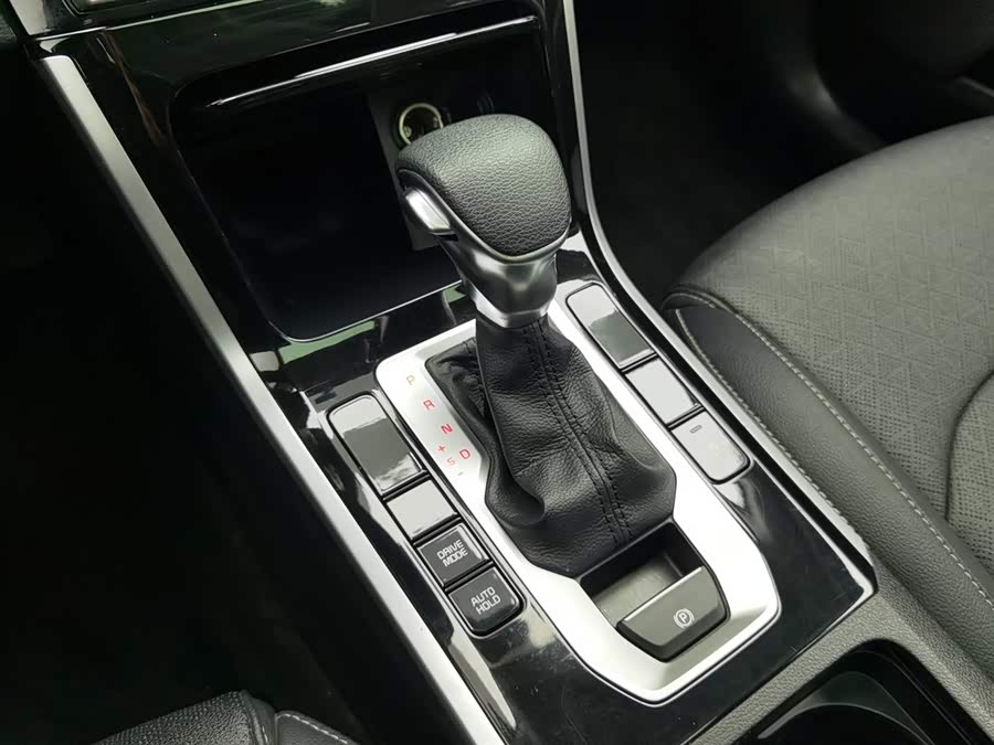 Kia K3 2020 car image #14