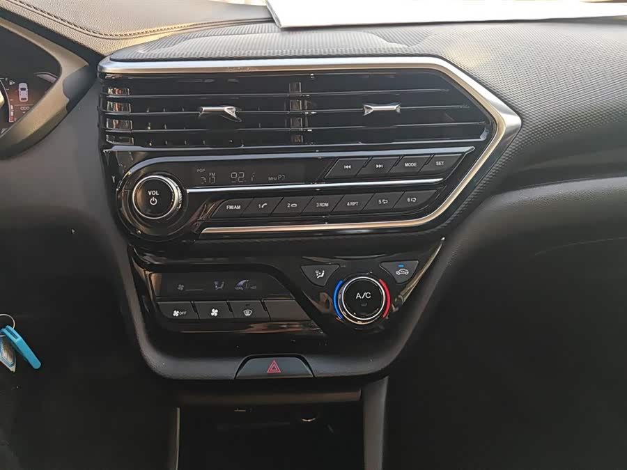 Changan Alsvin 2021 #14 Changan Alsvin 2021 car image #14