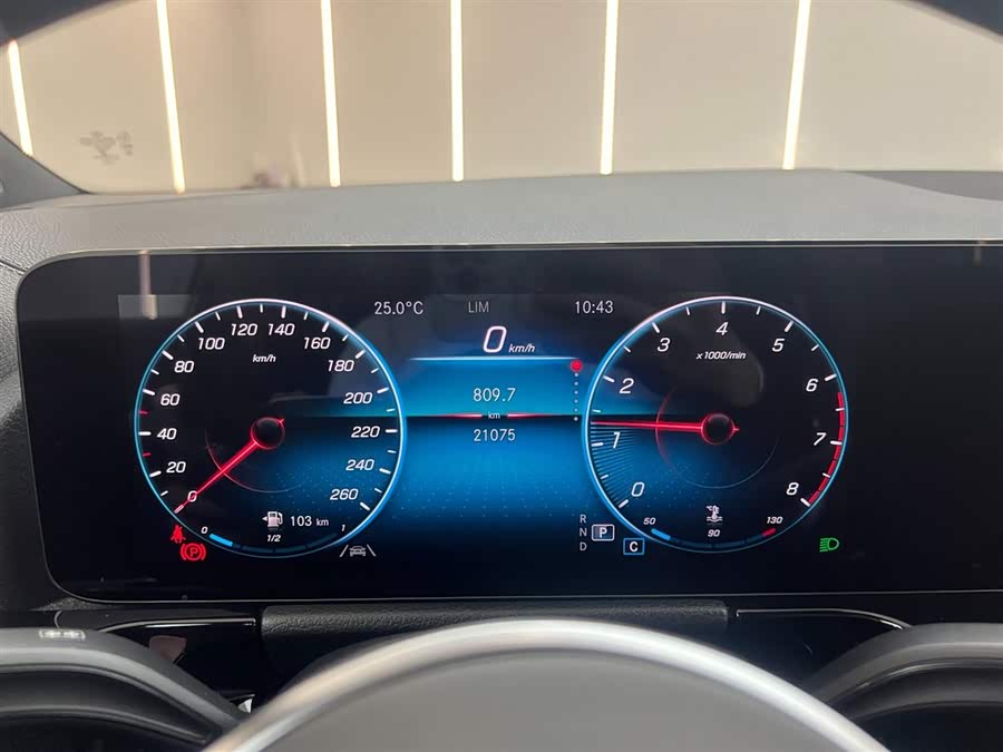 Mercedes-Benz GLA Class 2022 #14 Mercedes-Benz GLA Class 2022 car image #14