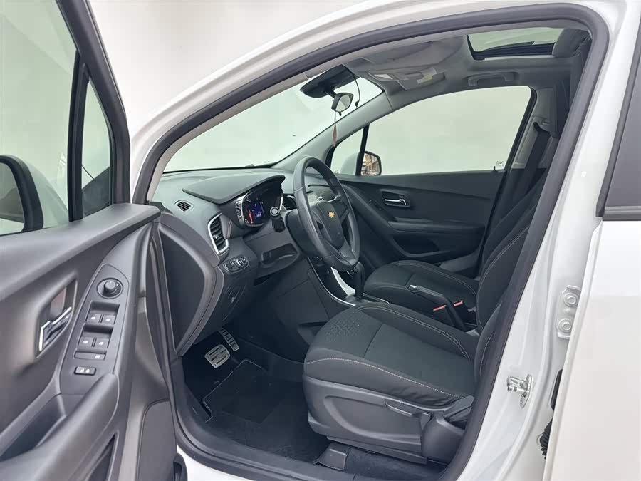 Chevrolet Tracker 2017 #14 Chevrolet Tracker 2017 car image #14