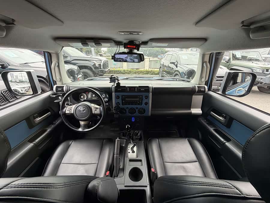 Toyota FJ Cruiser 2011 car image #14