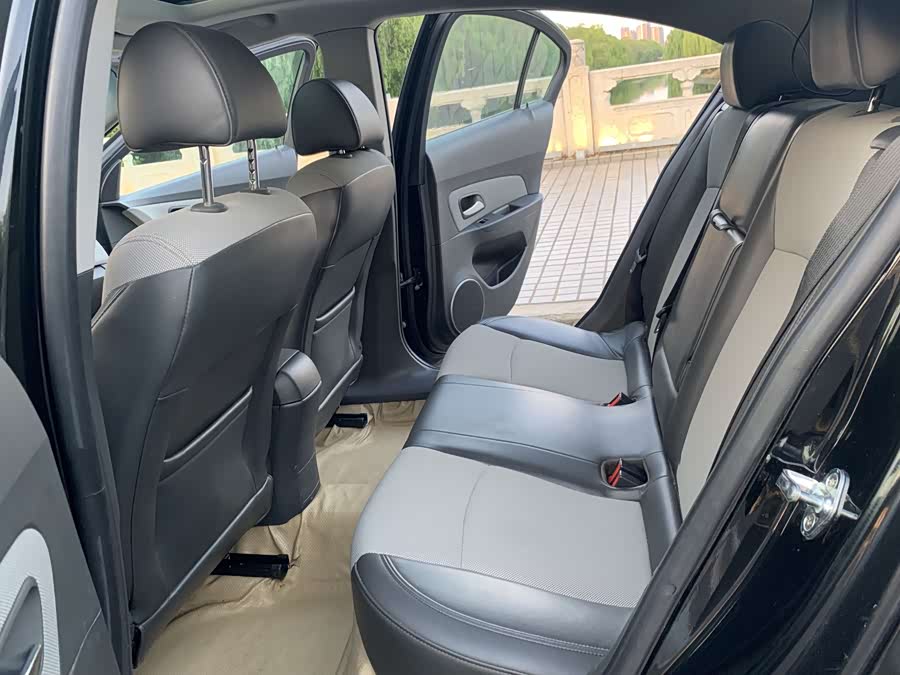 Chevrolet Cruze 2013 immagine di auto #14