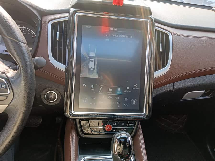 SWM X7 2017 #14 SWM X7 2017 car image #14