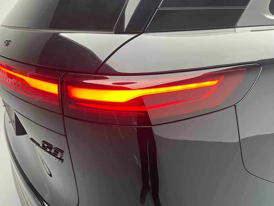 Xpeng G9 2023 car image #14