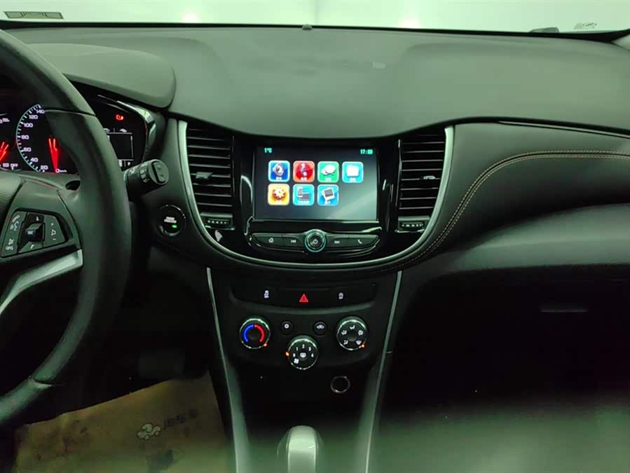 Chevrolet Tracker 2017 car image #14