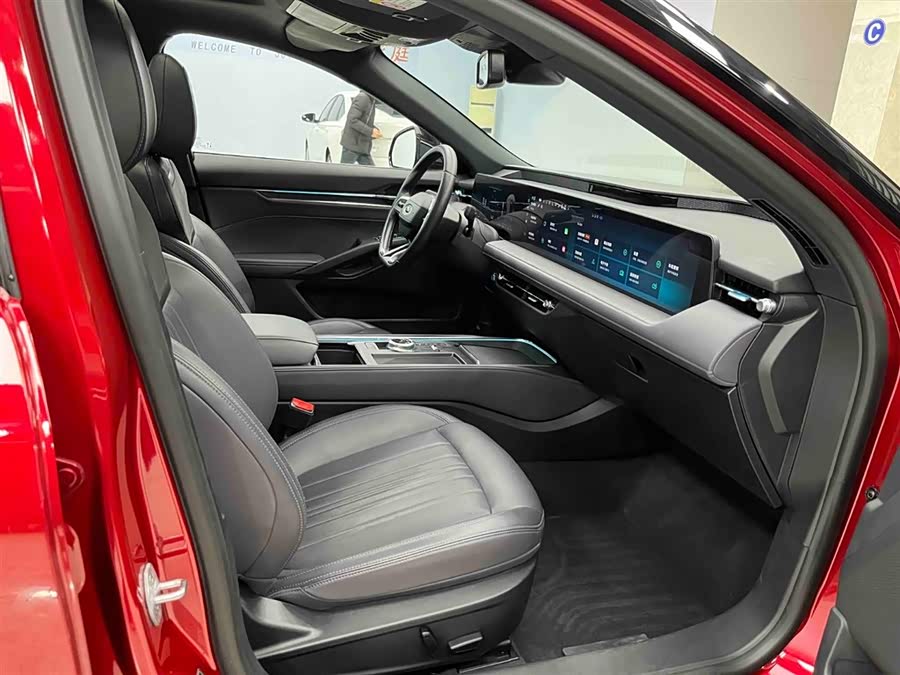 Ford Mondeo 2024 car image #14