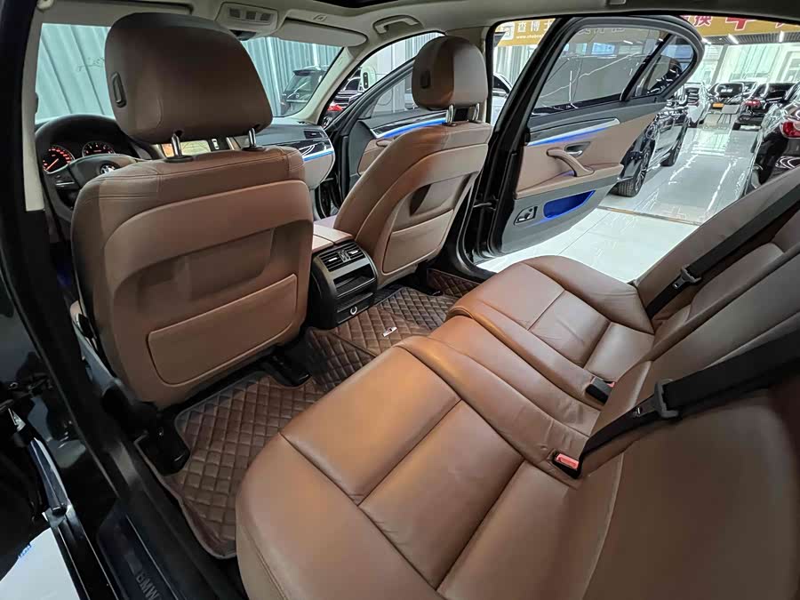 BMW 5 Series 2017 car image #14