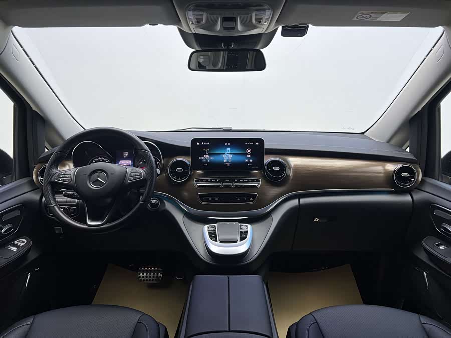 Mercedes-Benz V Class 2022 car image #14