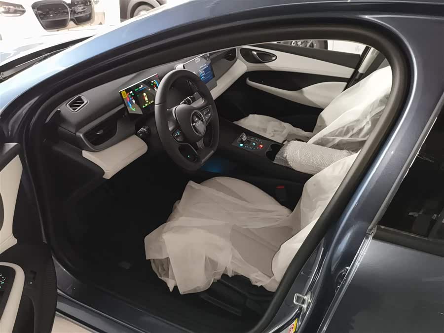 BYD Seal 05 DM-i 2025 car image #14