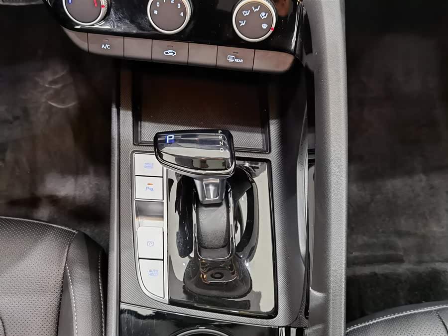 Hyundai Elantra 2024 car image #14