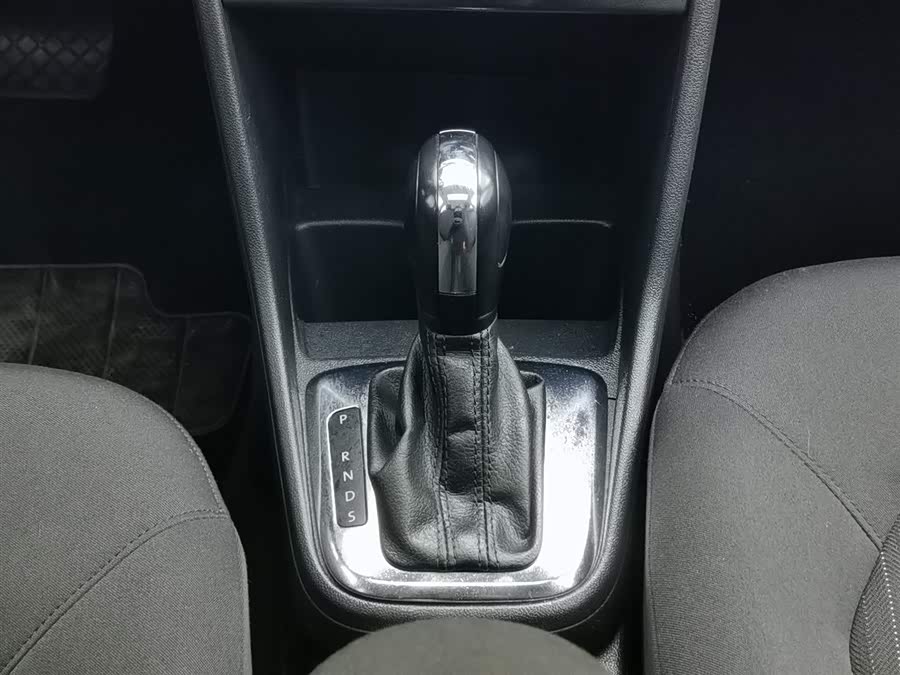 Volkswagen Jetta 2015 immagine di auto #14