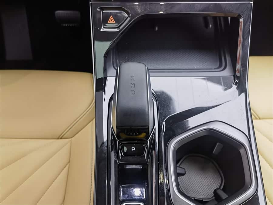GEELY Boyue L 2024 car image #14