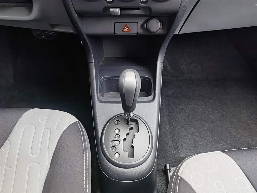 Suzuki 2013 car image #14