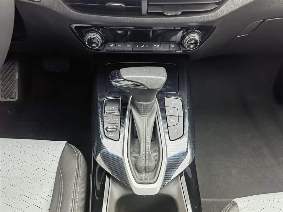 Chevrolet Charm 2022 car image #14