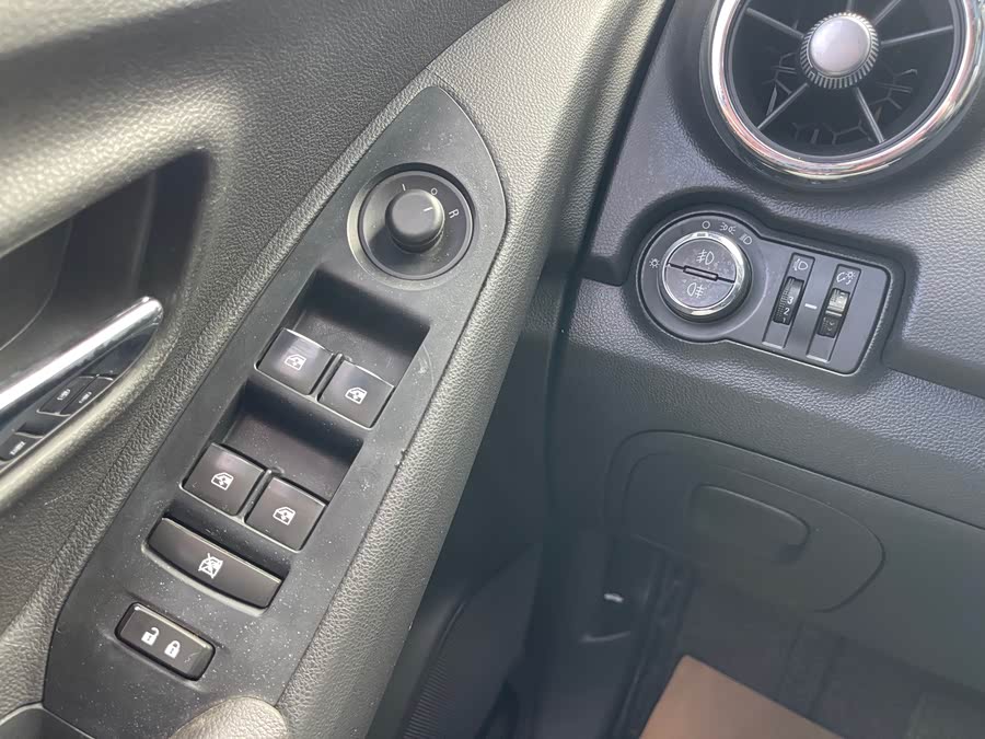 雪佛兰 创酷 2015 汽车图片 #14