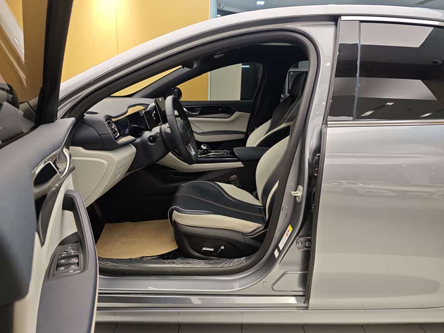 BYD Qin Plus 2022 #14 BYD Qin Plus 2022 car image #14