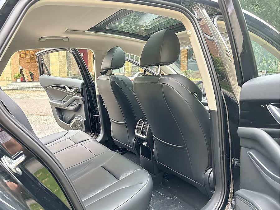 2023 car image #14