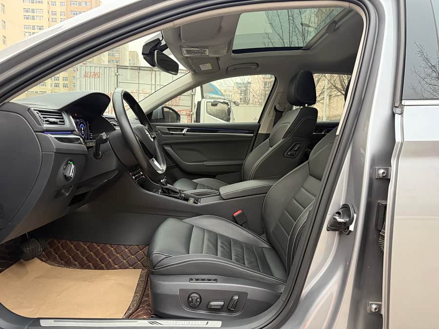 Skoda Superb 2019 #14 Skoda Superb 2019 car image #14