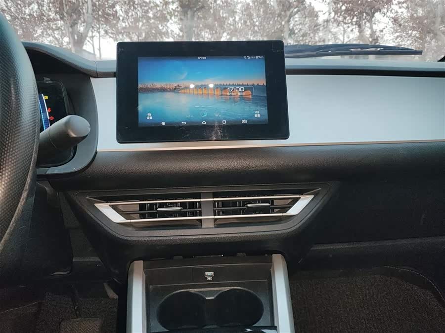 BYD e1 2021 car image #14