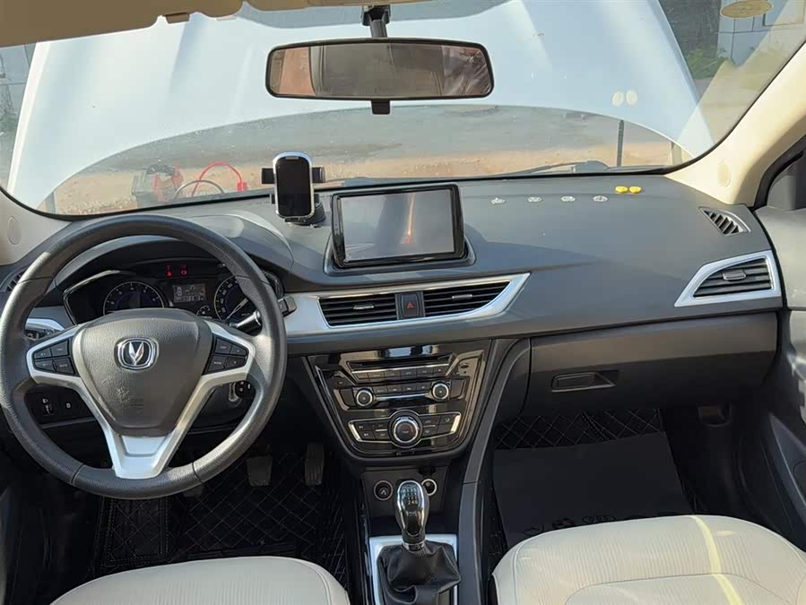 Changan Alsvin V7 2018 car image #14