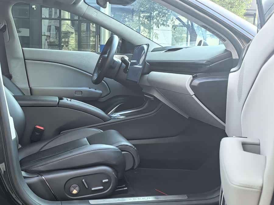 极氪 极氪007 2024 汽车图片 #14