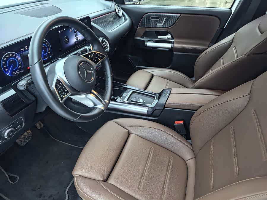 Mercedes-Benz EQA Class 2024 immagine di auto #14