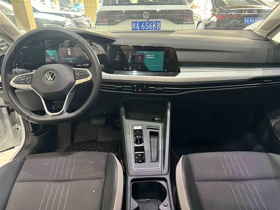 Volkswagen Golf 2021 car image #14