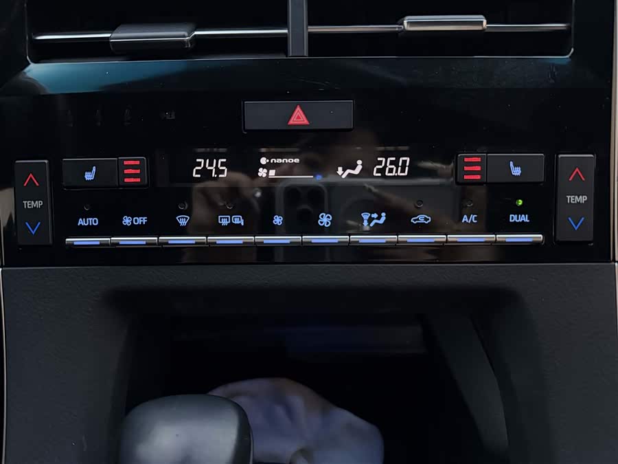 Toyota Avalon 2021 car image #14