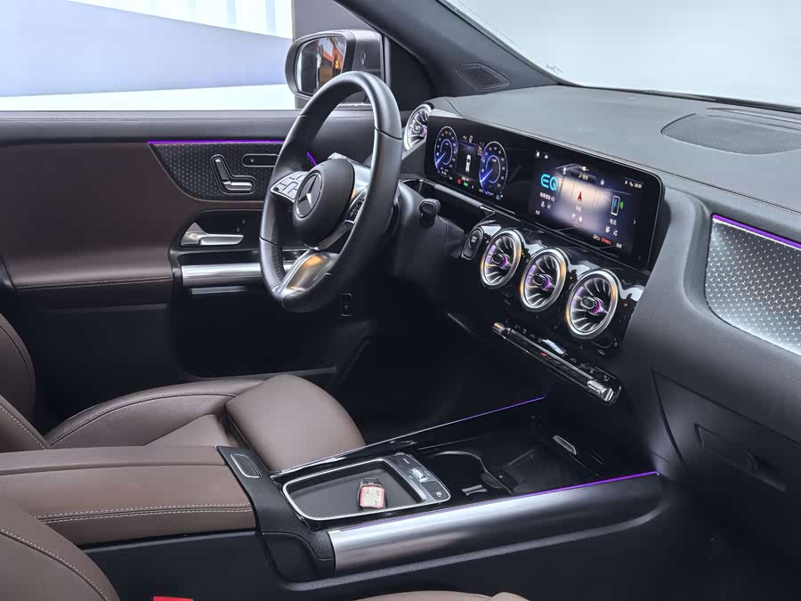 Mercedes-Benz EQA Class 2024 immagine di auto #14