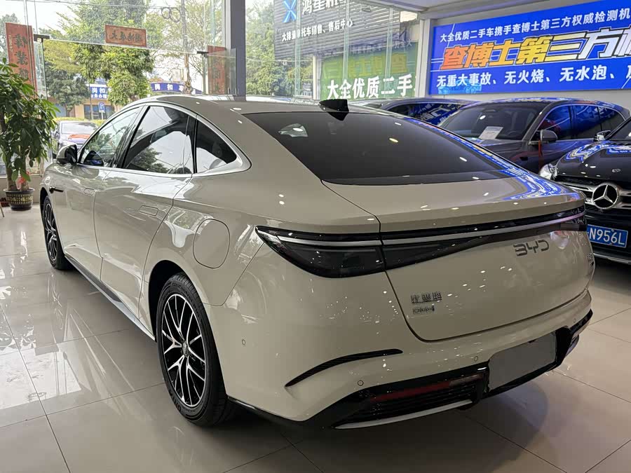 BYD Seal 07 DM-i 2025 car image #14