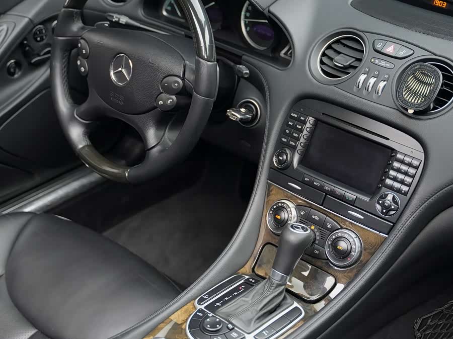 Mercedes-Benz SL Class 2006 car image #14