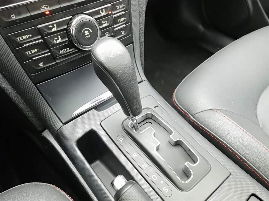 2015 car image #14