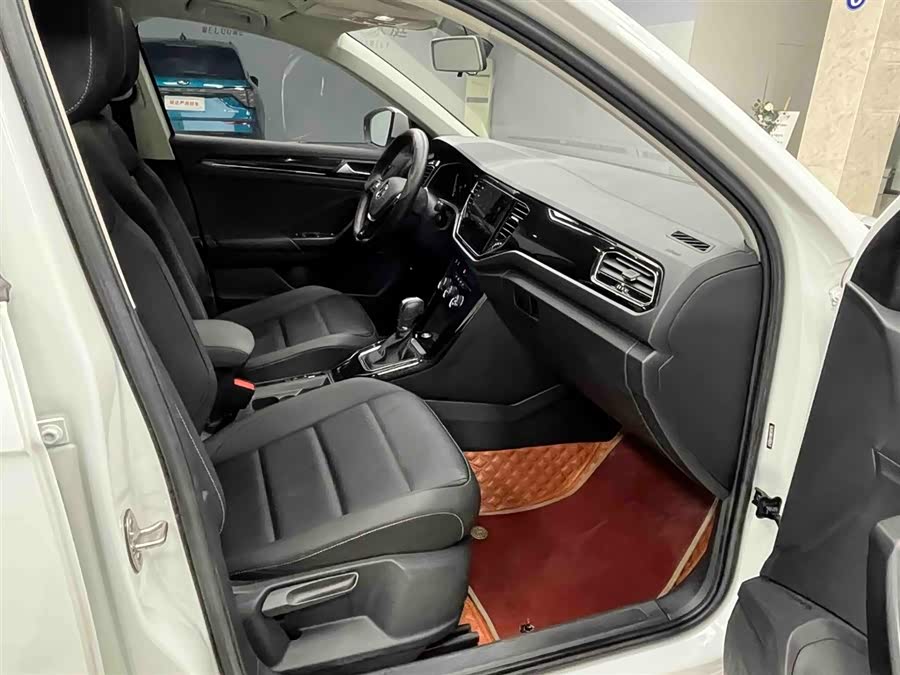 Volkswagen T-Roc 2021 #14 Volkswagen T-Roc 2021 car image #14