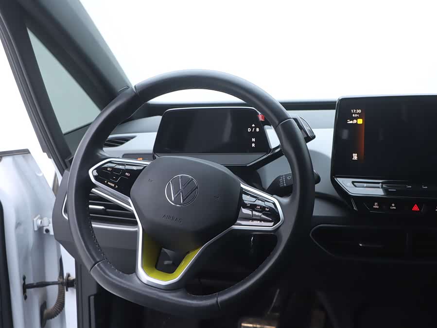 Volkswagen ID.3 2023 #14 Volkswagen ID.3 2023 car image #14