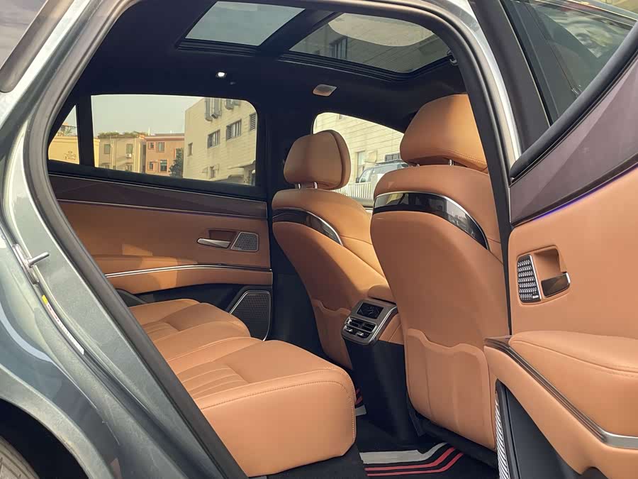 BYD HanL 2025 immagine di auto #14