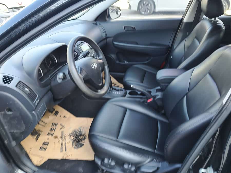 Hyundai i30 2010 car image #14