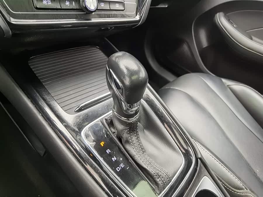 Roewe i5 2021 car image #14
