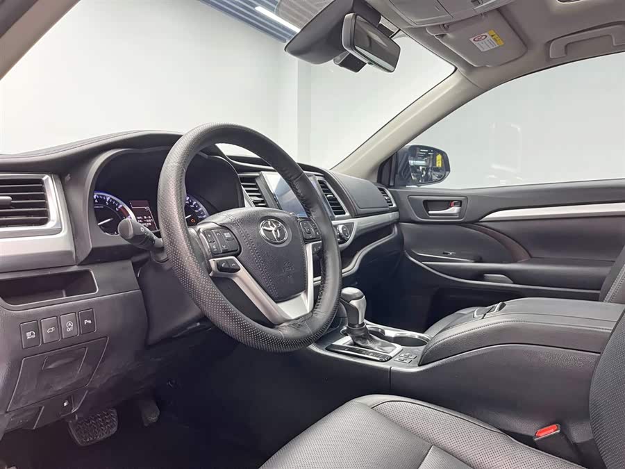 Toyota Highlander 2018 car image #14