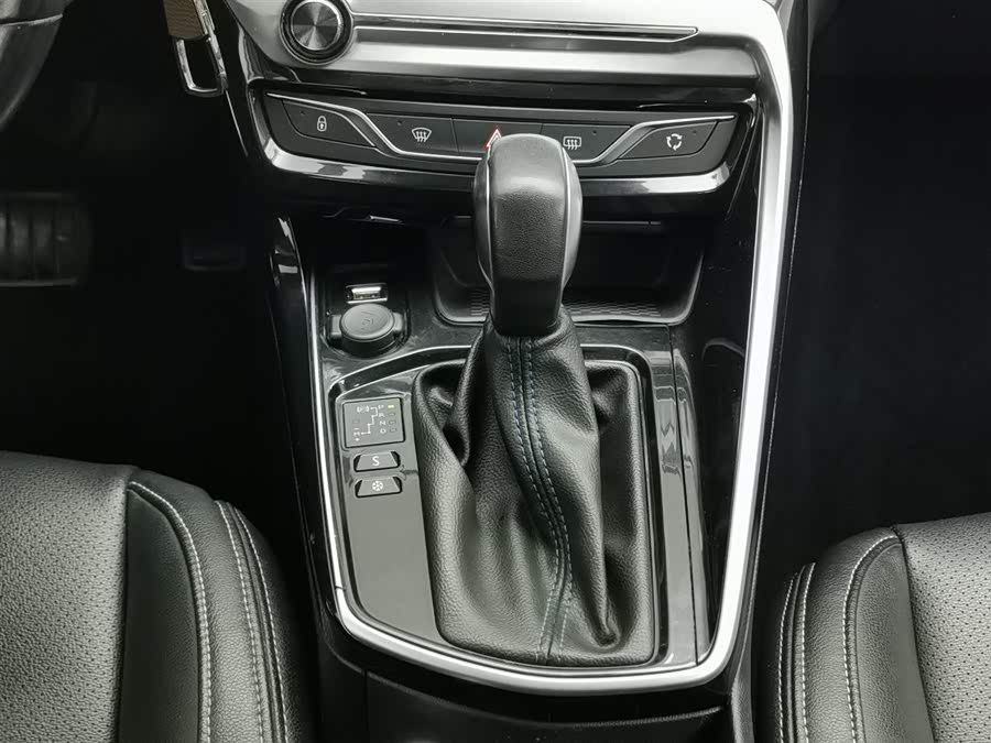Peugeot 308 2019 #14 Peugeot 308 2019 car image #14