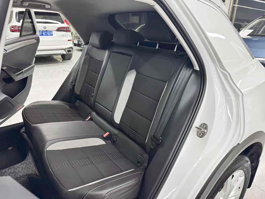 Volkswagen T-Roc 2021 #14 Volkswagen T-Roc 2021 car image #14
