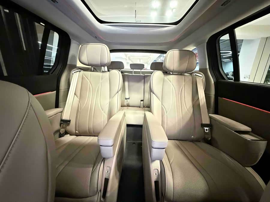 Xpeng X9 2025 immagine di auto #14