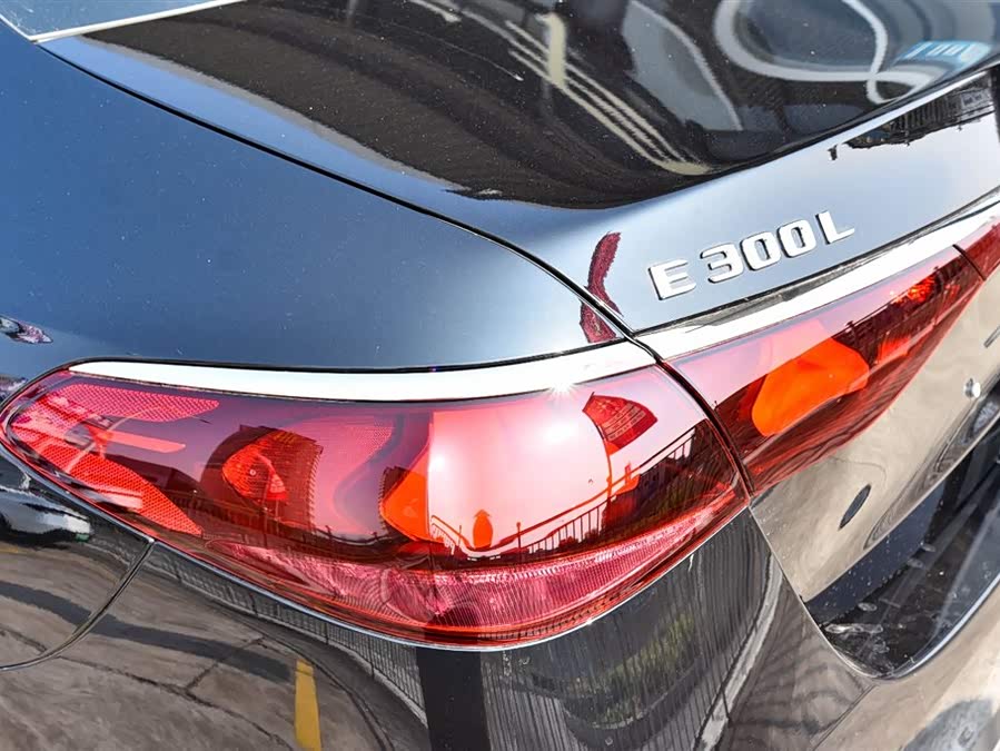 Mercedes-Benz E Class 2025 car image #14