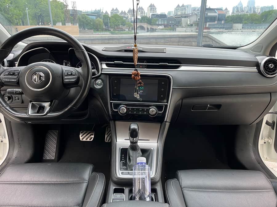 6 2018 car image #14