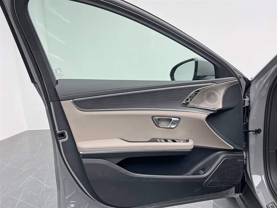 BYD Han 2025 car image #14