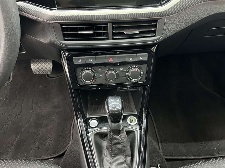Volkswagen Tacqua 2022 car image #14