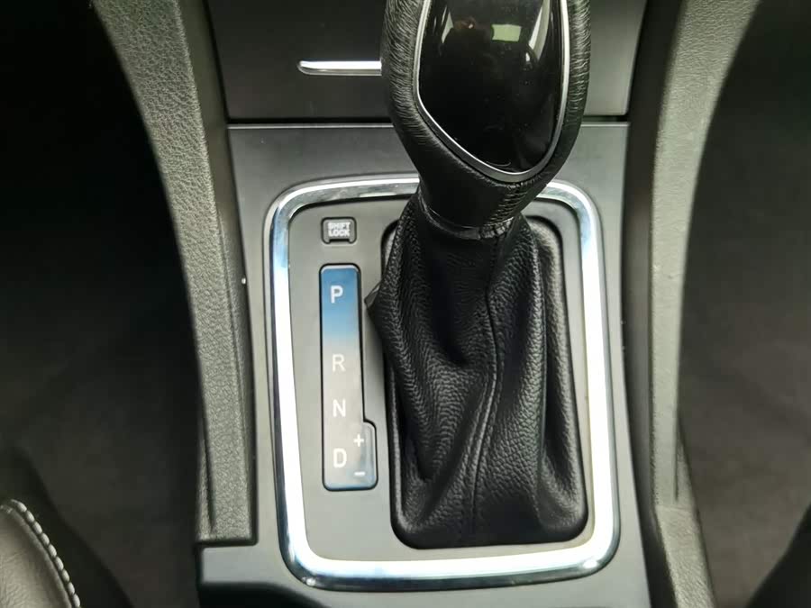 GEELY Emgrand 2015 car image #14