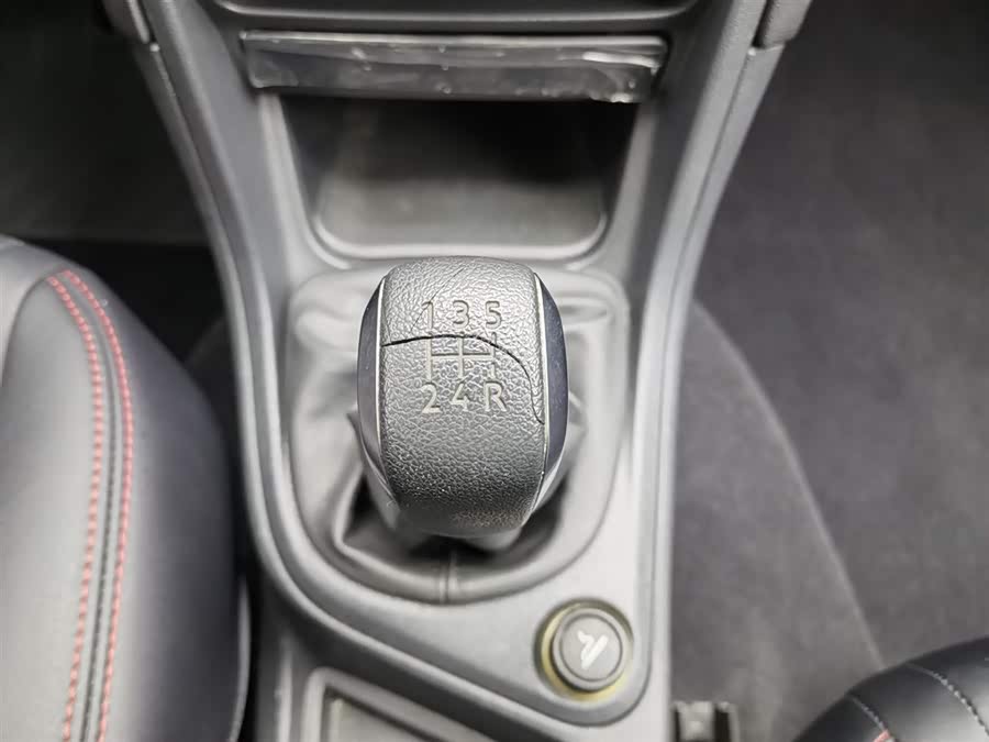 Peugeot 308 2015 car image #14