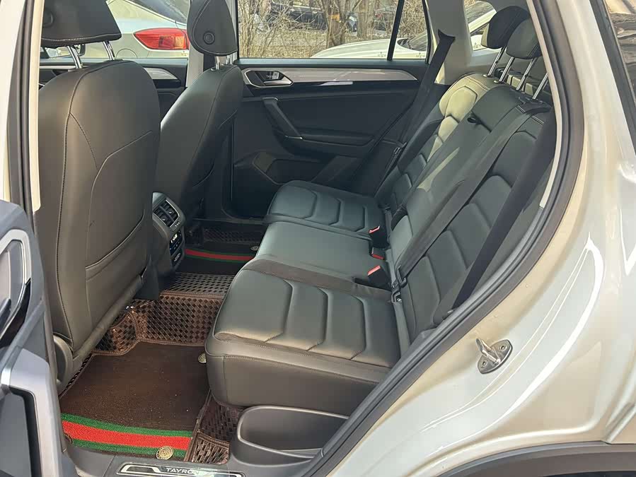 Volkswagen Tayron 2022 immagine di auto #14